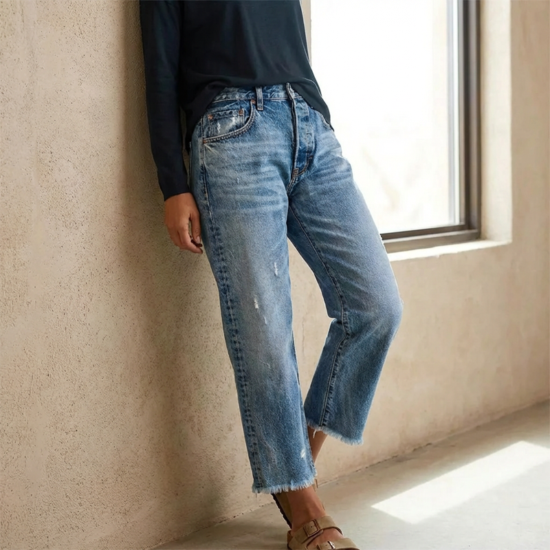 Clover | Retro Cropped Straight Jeans
